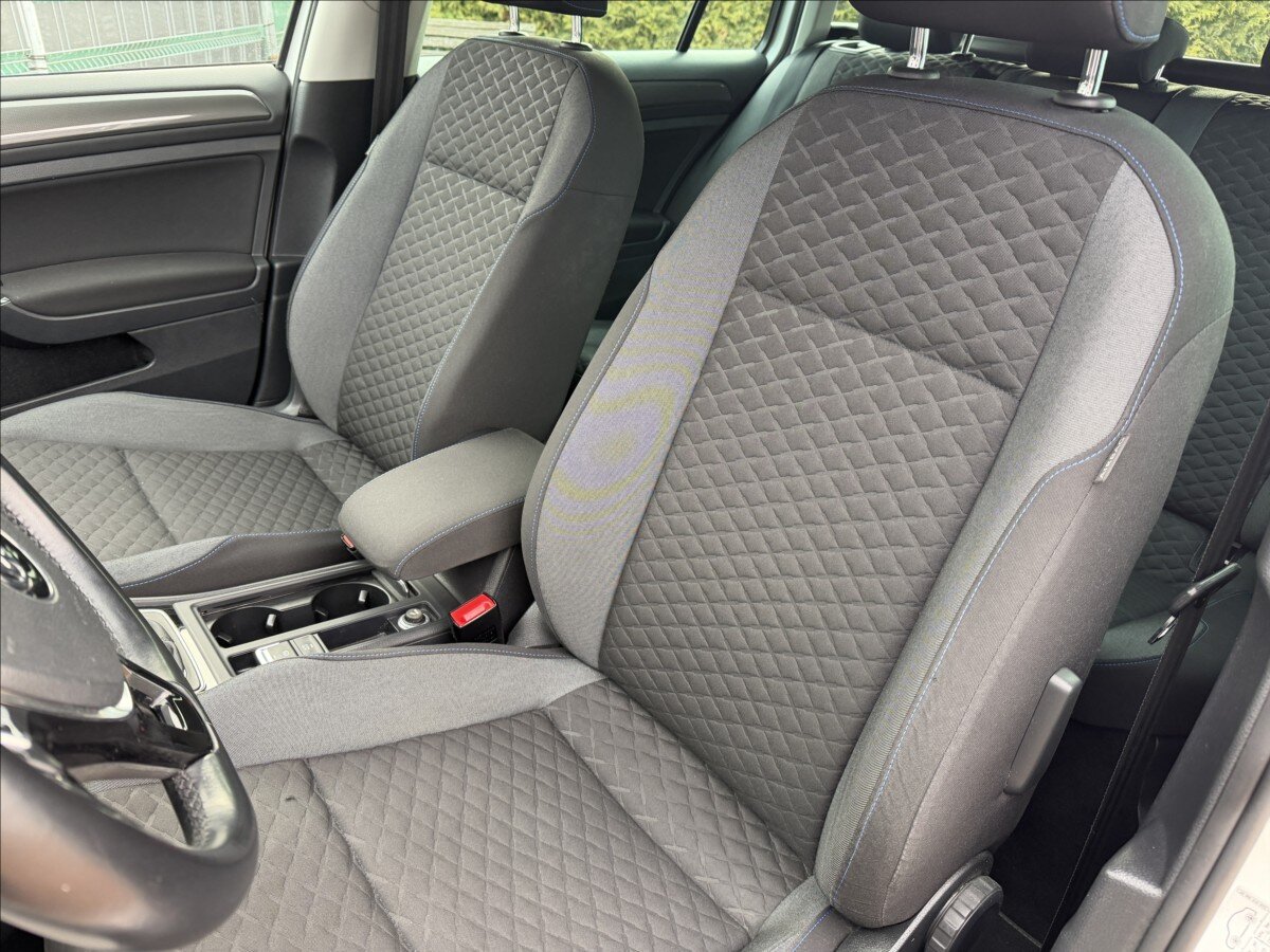 Volkswagen Golf Kombi 999,0 81 kw