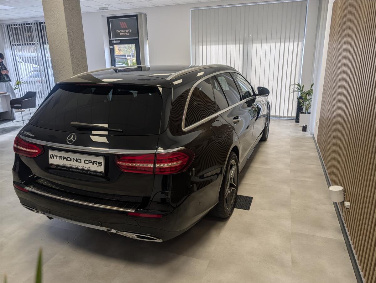 Mercedes-Benz Třídy E Kombi 2,0 l 143 kw