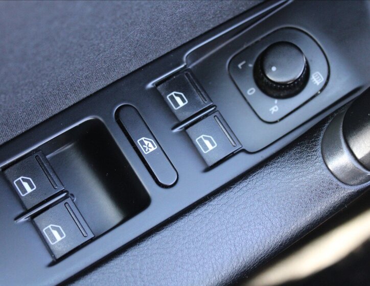 Volkswagen Passat Kombi 1,6 l 77 kw