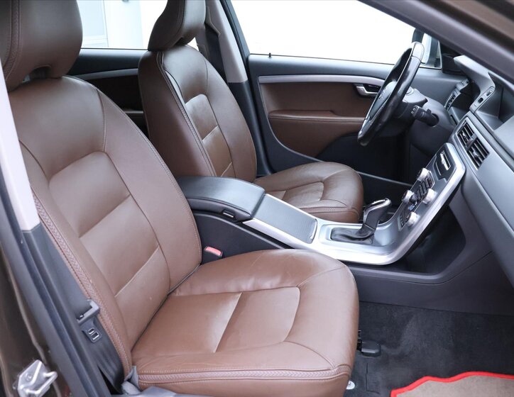 Volvo XC70 Kombi 2,4 l 133 kw