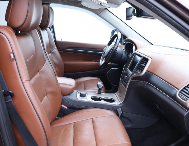 Jeep Grand Cherokee 12