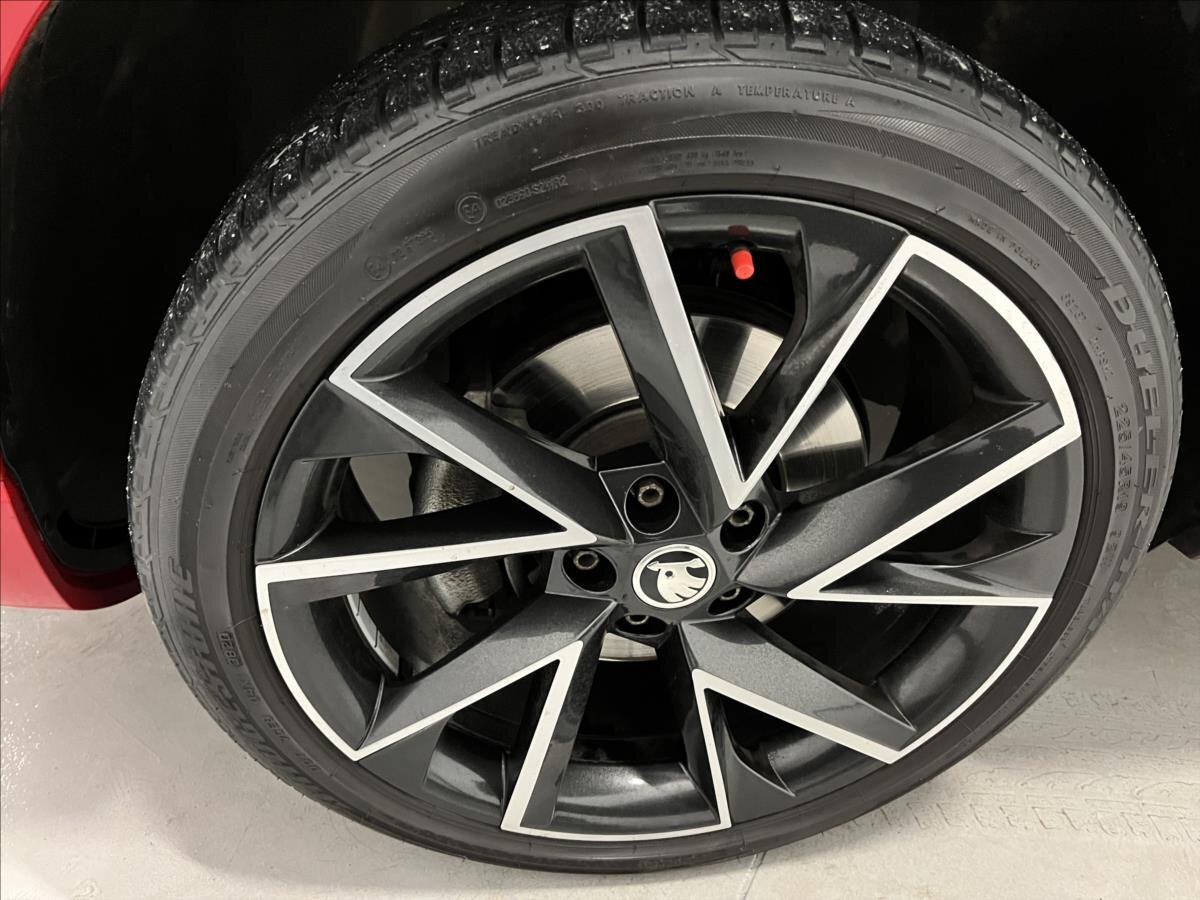 Škoda Karoq SUV / Terénní 2,0 l 140 kw