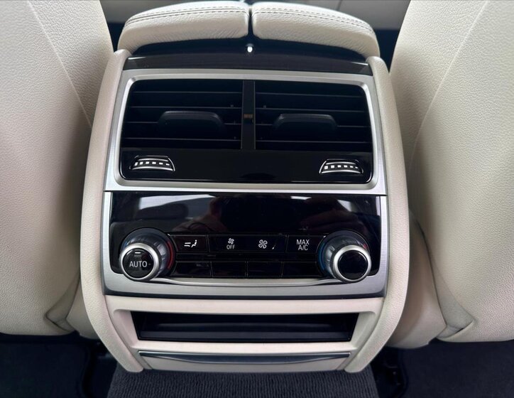 BMW Řada 7 Ostatní 4,4 l 390 kw