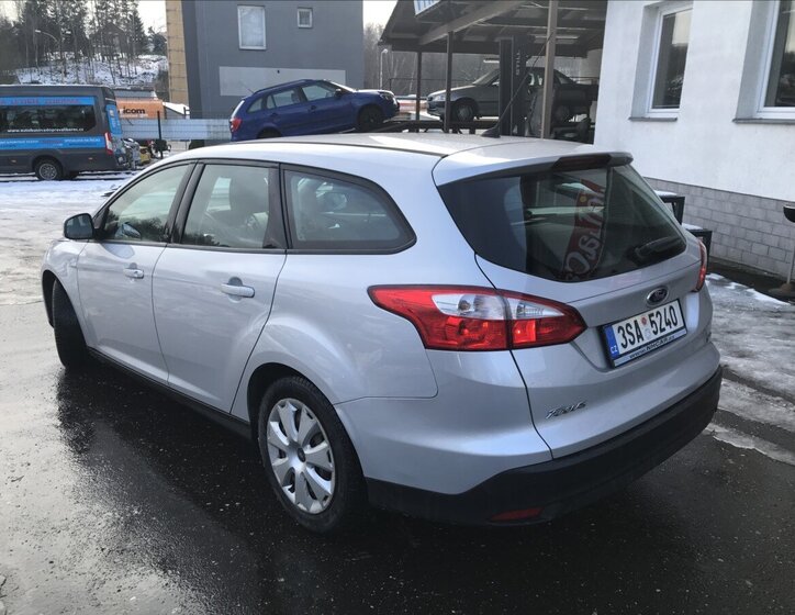 Ford Focus Kombi 998,0 92 kw