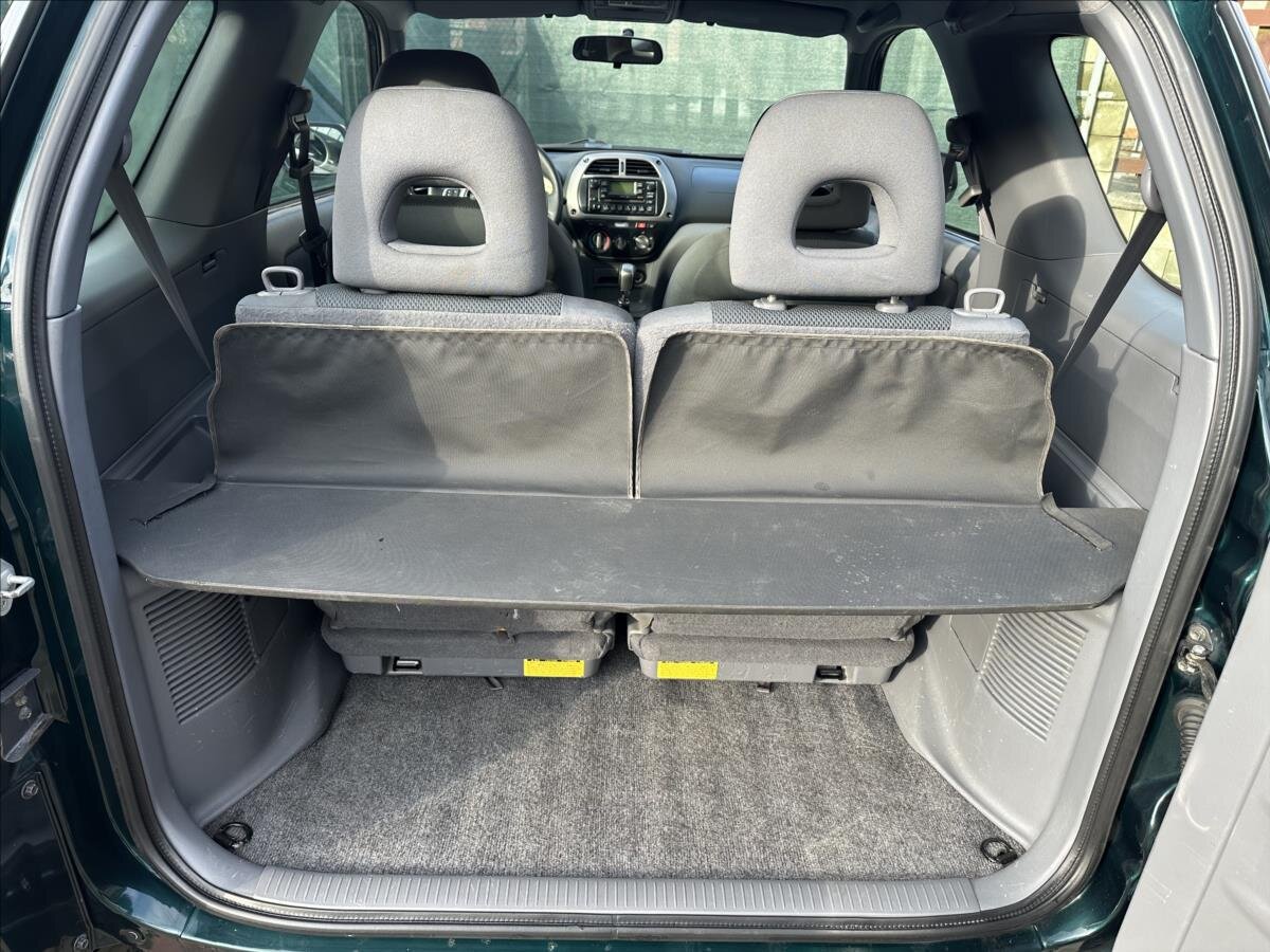 Toyota RAV4 SUV 2,0 l 110 kw