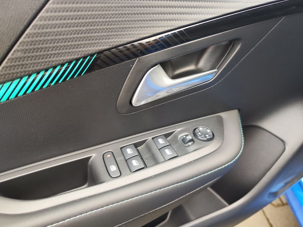 Peugeot 208 Hatchback 1,2 l 74 kw