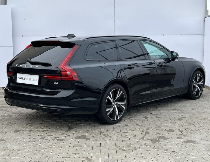 Volvo V90 5
