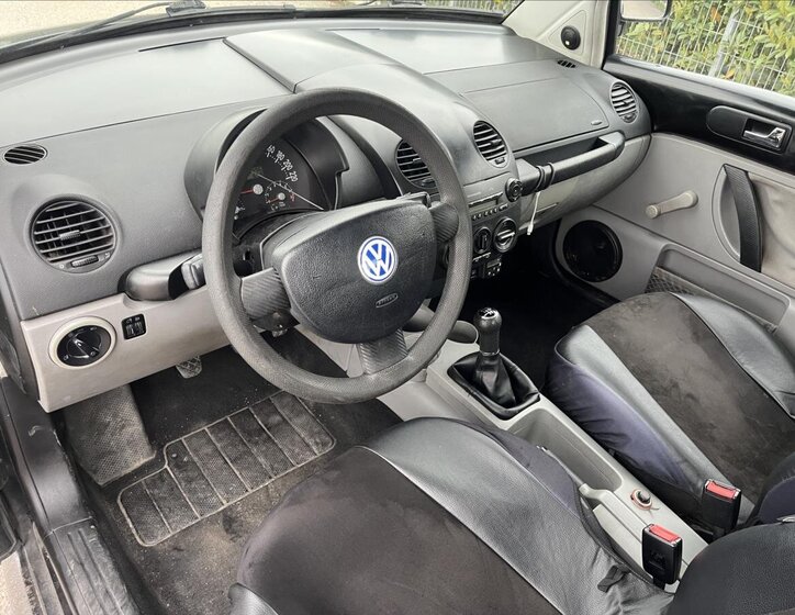 Volkswagen New Beetle Hatchback 1,6 l 74 kw