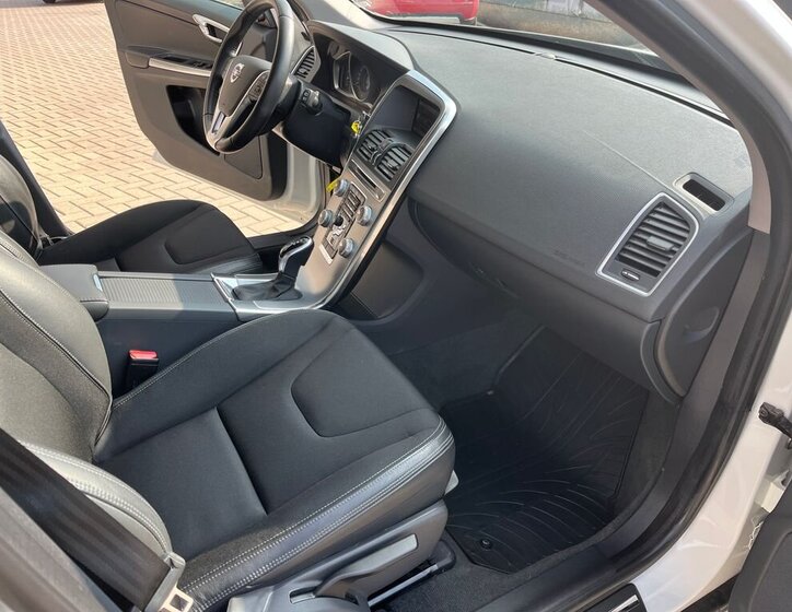 Volvo XC60 SUV / Terénní 2,4 l 140 kw