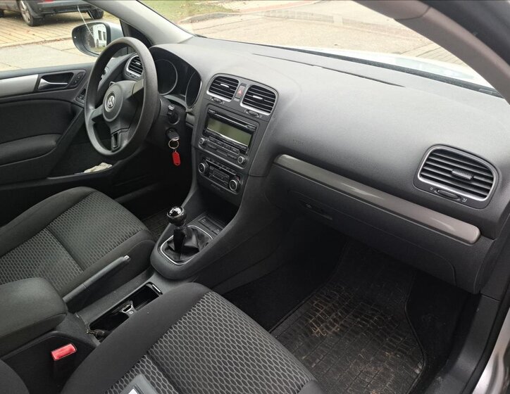 Volkswagen Golf Hatchback 1,6 l 66 kw