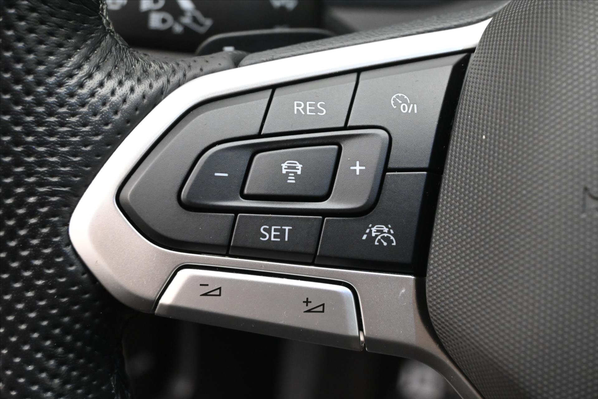 Volkswagen Passat Sedan / Limuzína 1,4 l 115 kw