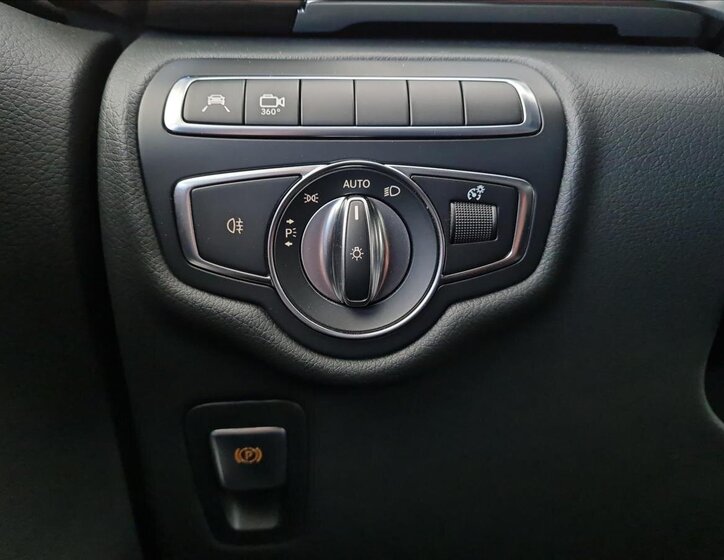 Mercedes-Benz Třídy V 11