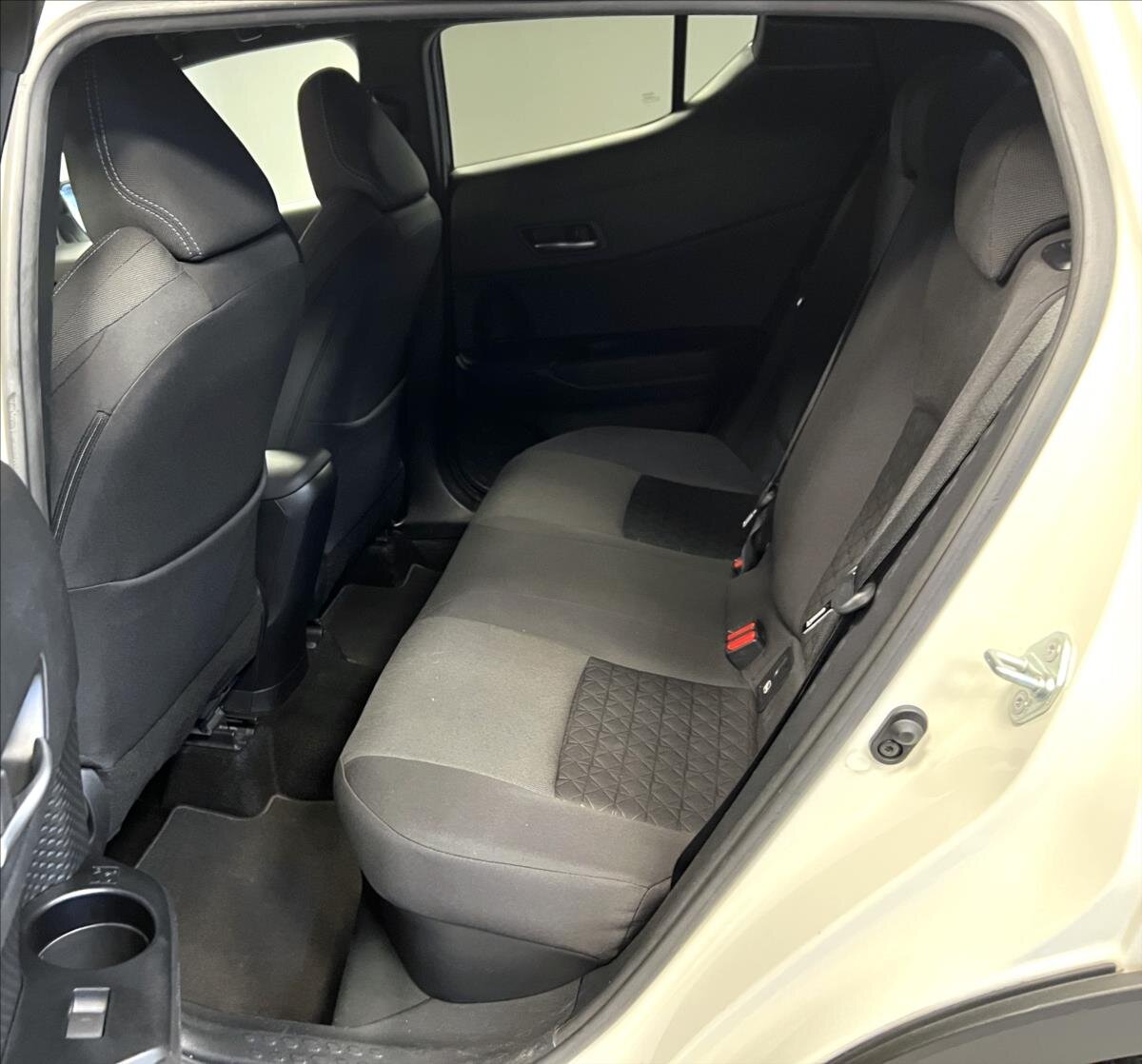 Toyota C-HR Hatchback 1,8 l 72 kw