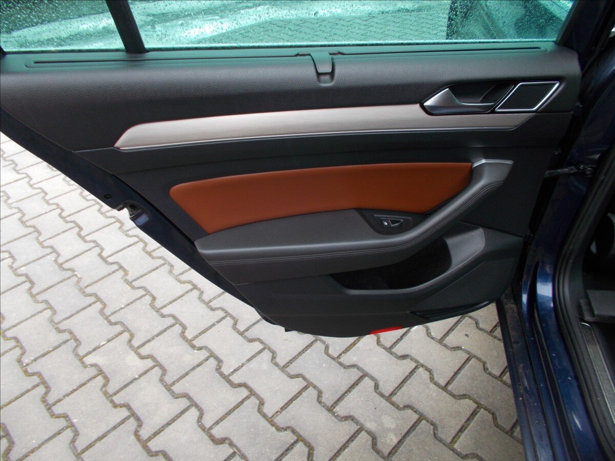 Volkswagen Passat Kombi 1,4 l 110 kw