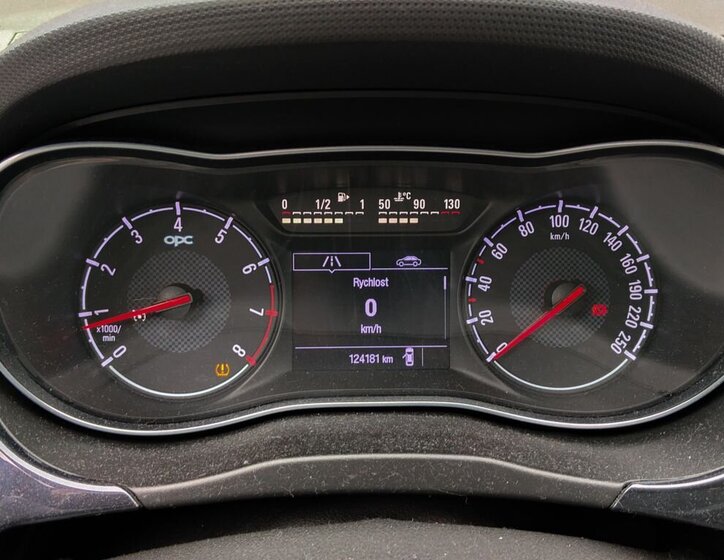 Opel Corsa Hatchback 1,6 l 152 kw