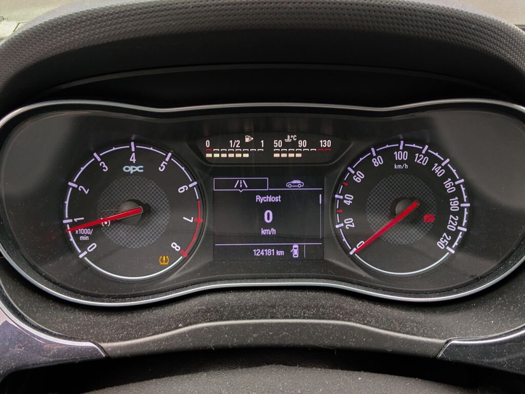 Opel Corsa Hatchback 1,6 l 152 kw