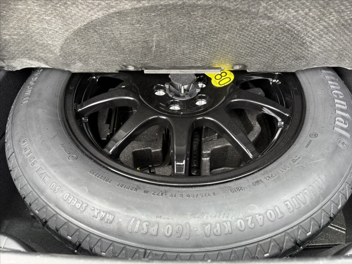 Land Rover Range Rover Velar SUV / Terénní 2,0 l 177 kw