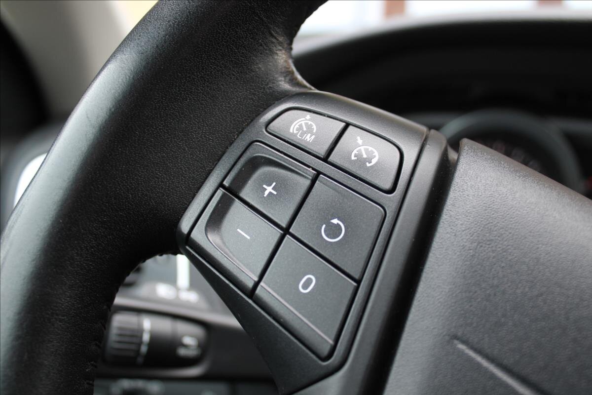 Volvo V40 Hatchback 2,0 l 88 kw