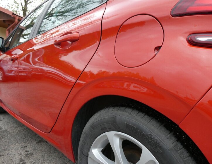 Peugeot 208 Hatchback 1,2 l 61 kw
