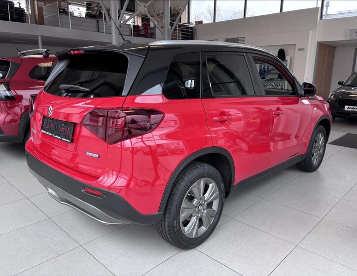 Suzuki Vitara SUV / Terénní 1,4 l 81 kw