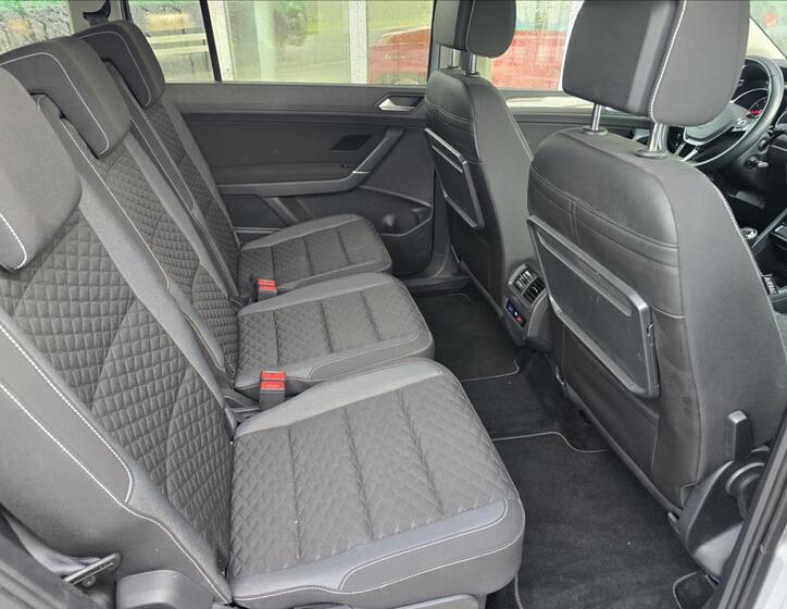 Volkswagen Touran 10