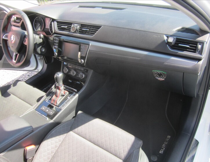 Škoda Superb 16