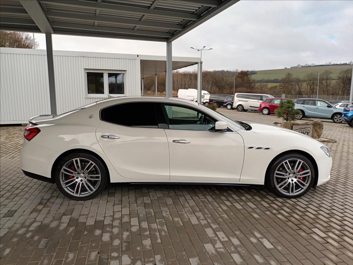 Maserati Ghibli Sedan 3,0 l 243 kw