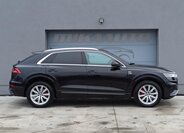 Audi Q8 4