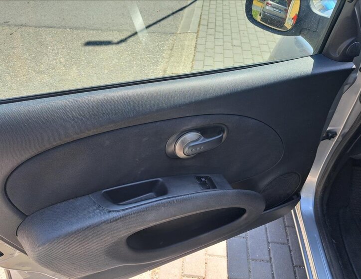 Nissan Micra Hatchback 1,2 l 48 kw