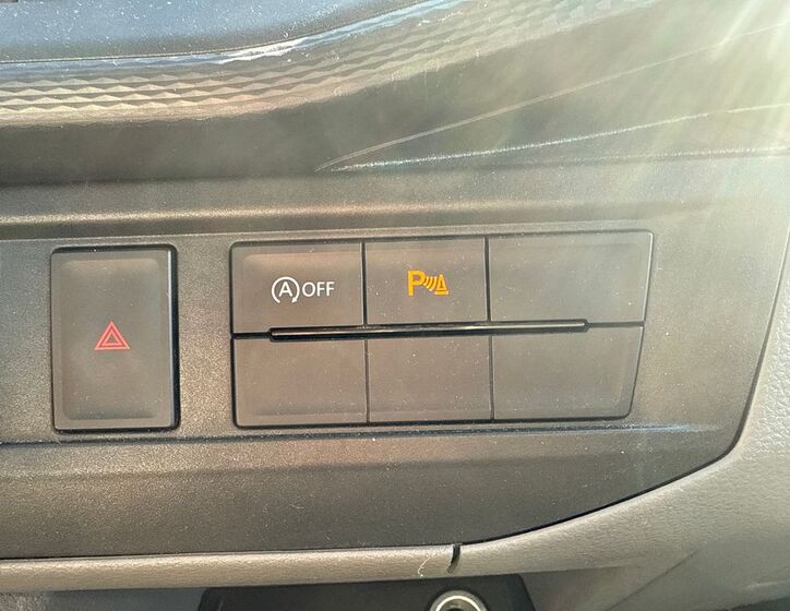 Volkswagen Caravelle 16