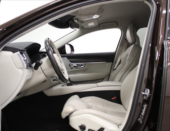 Volvo V90 Kombi 2,0 l 177 kw