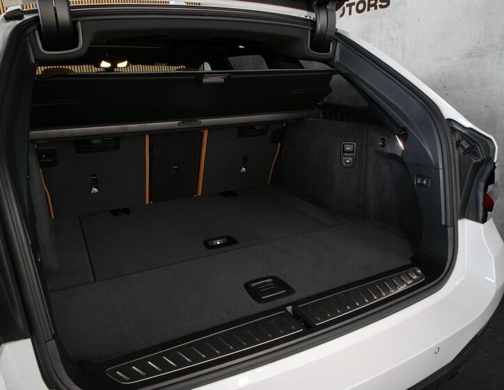 BMW Řada 5 Kombi 3,0 l 245 kw