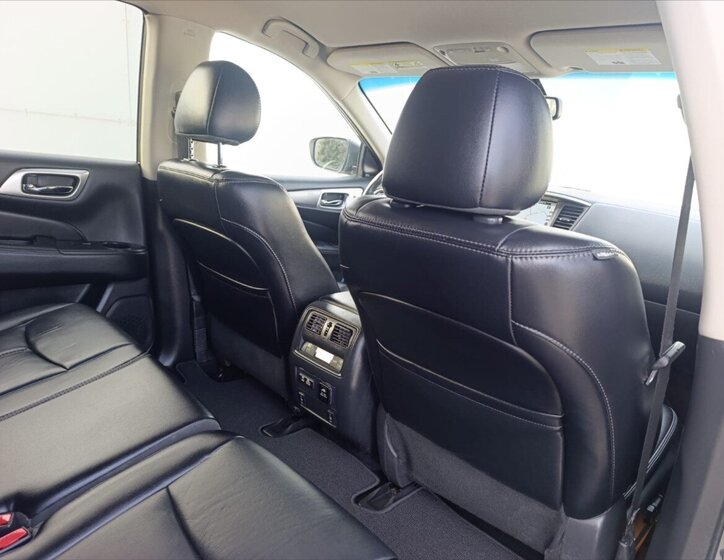 Nissan Pathfinder SUV / Terénní 3,5 l 212 kw