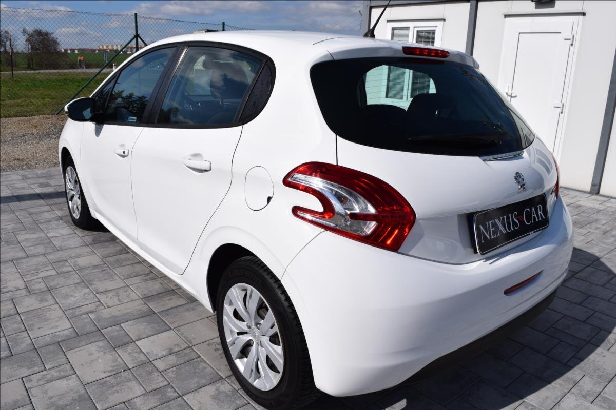 Peugeot 208 Hatchback 1,4 l 50 kw
