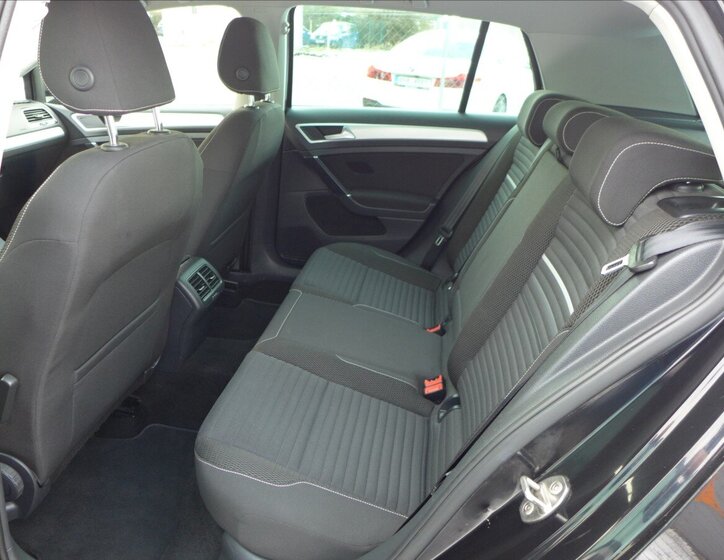 Volkswagen Golf Hatchback 1,2 l 81 kw