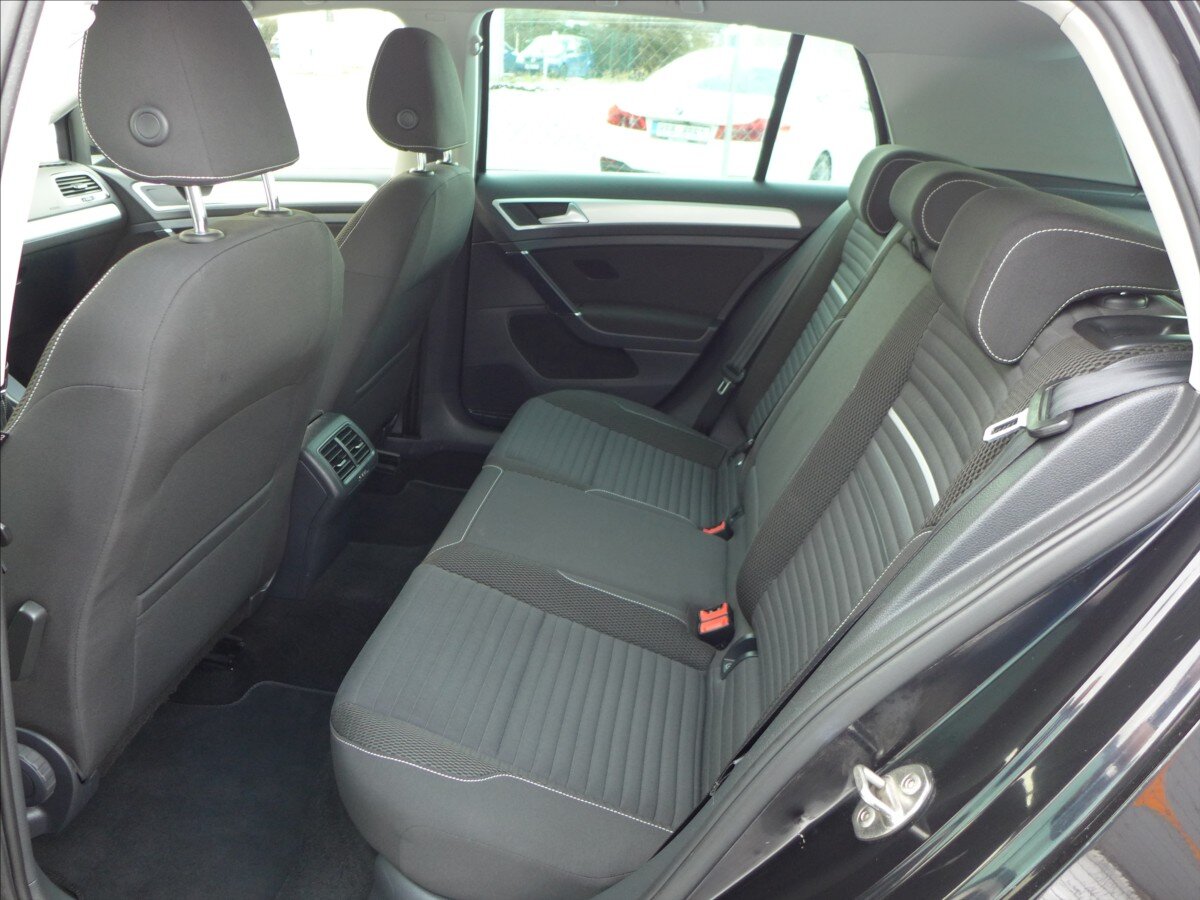 Volkswagen Golf Hatchback 1,2 l 81 kw