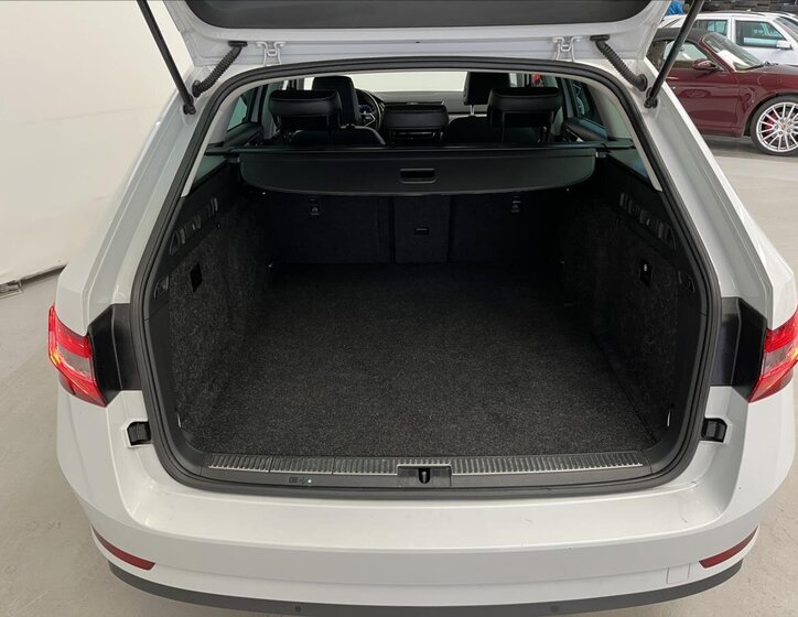 Škoda Superb Kombi 1,4 l 160 kw