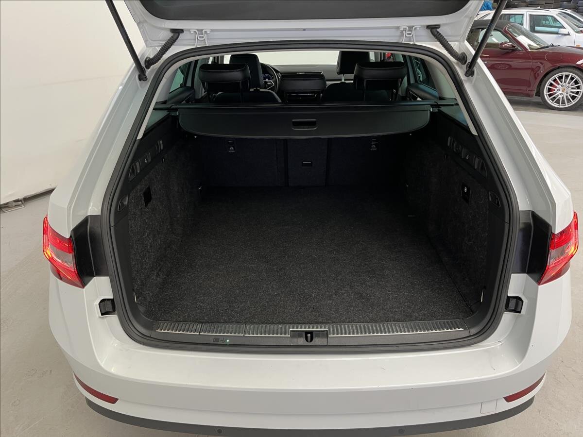 Škoda Superb Kombi 1,4 l 160 kw