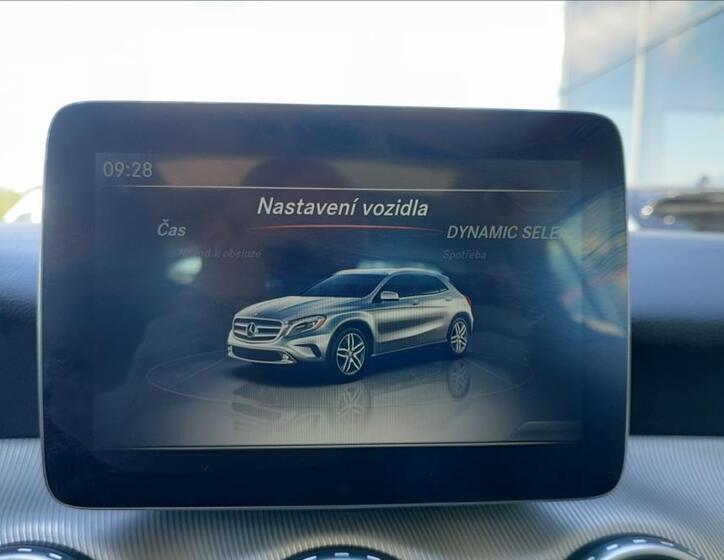 Mercedes-Benz GLA 13