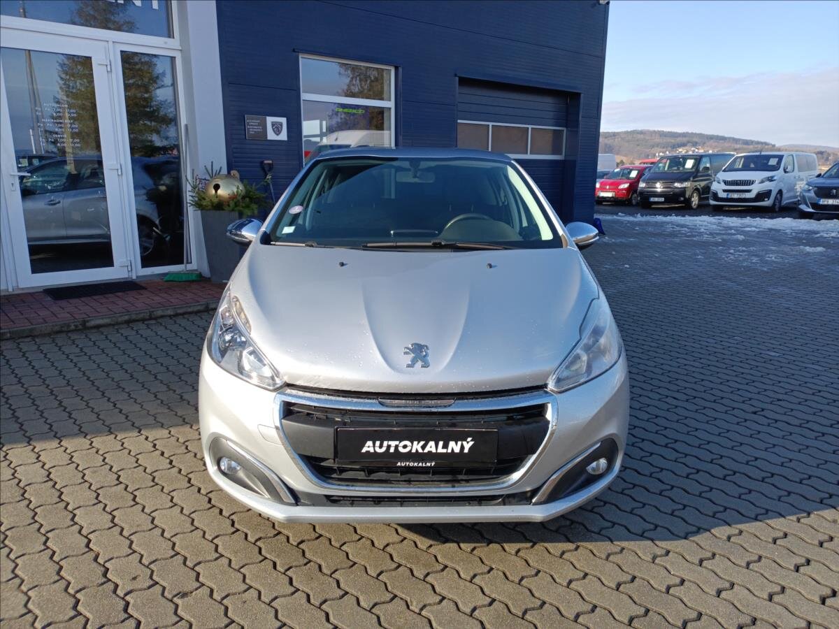 Peugeot 208 Hatchback 1,2 l 60 kw