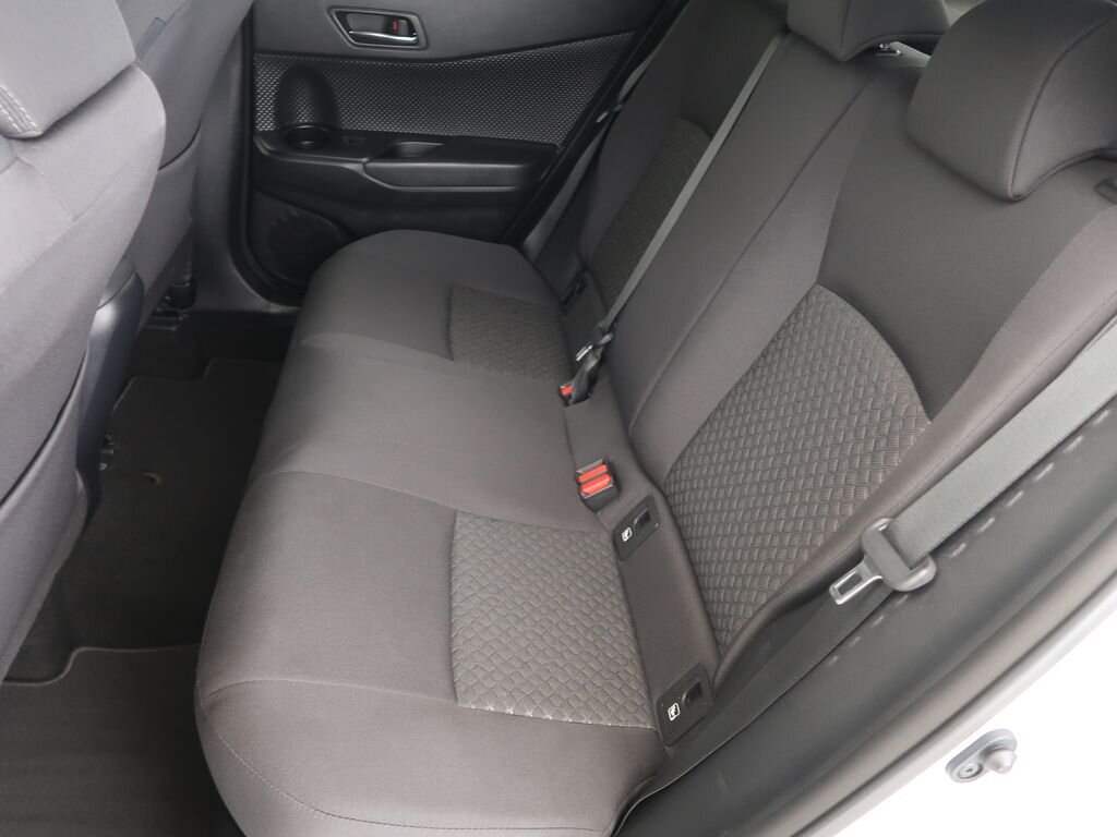 Toyota C-HR SUV 1,8 l 72 kw