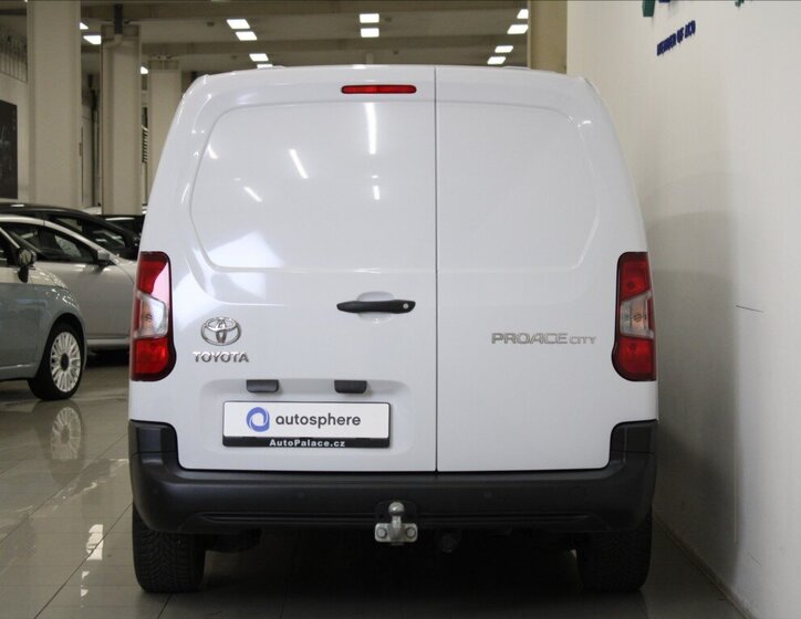 Toyota ProAce 4