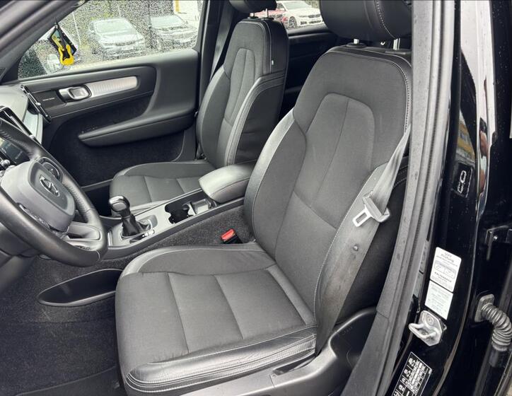 Volvo XC40 8