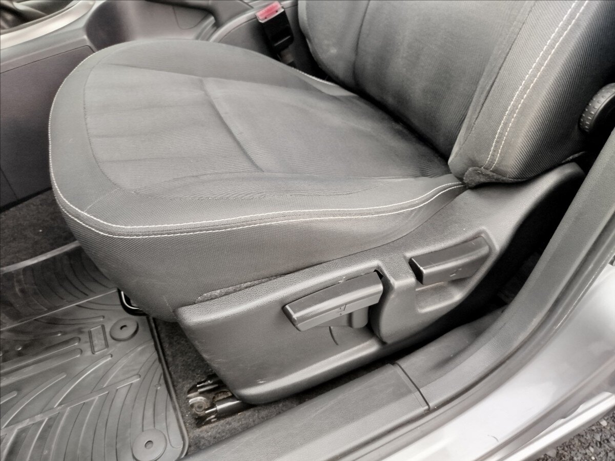 Nissan Qashqai SUV / Terénní 2,0 l 110 kw