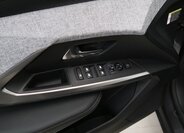 Peugeot 3008 SUV 1,2 l 100 kw