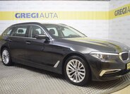 BMW Řada 5 Kombi 3,0 l 195 kw