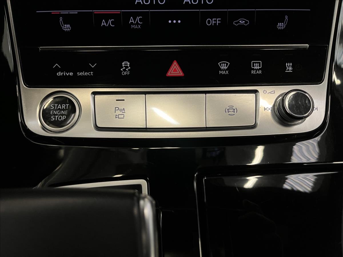 Audi Q8 SUV 3,0 l 210 kw