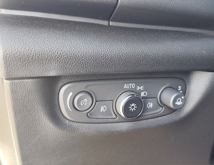 Opel Insignia Kombi 2,0 l 128 kw