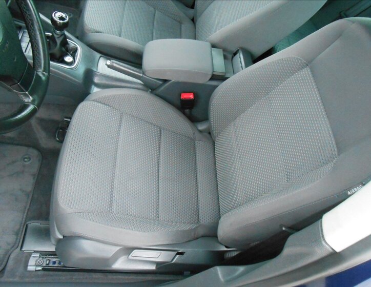 Volkswagen Jetta Sedan 2,0 l 103 kw