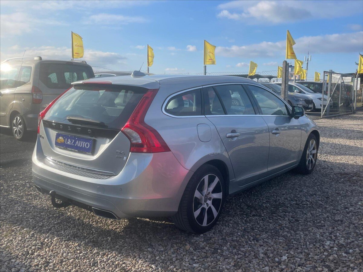 Volvo V60 Kombi 2,4 l 158 kw